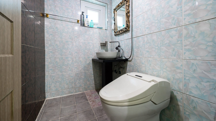 Bathroom 17