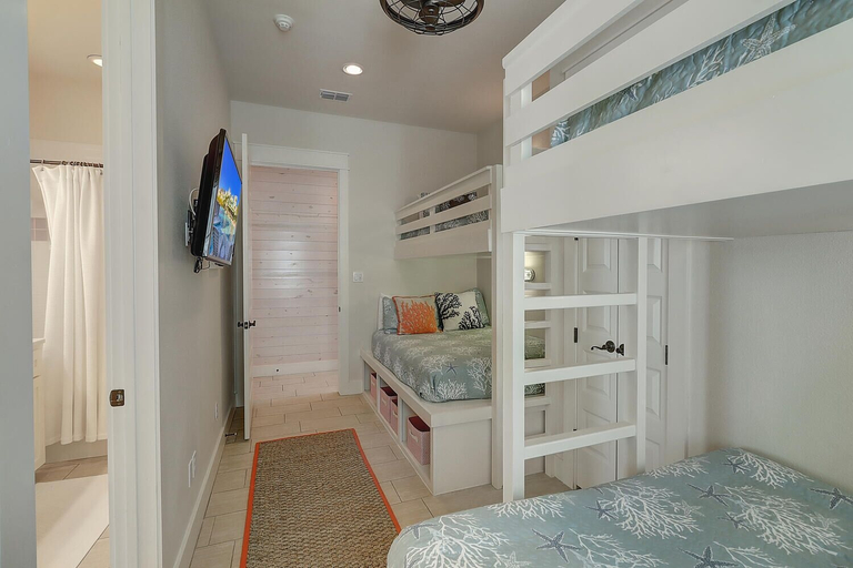 Bedroom 3, Shore Fun 115 ST, Nueces