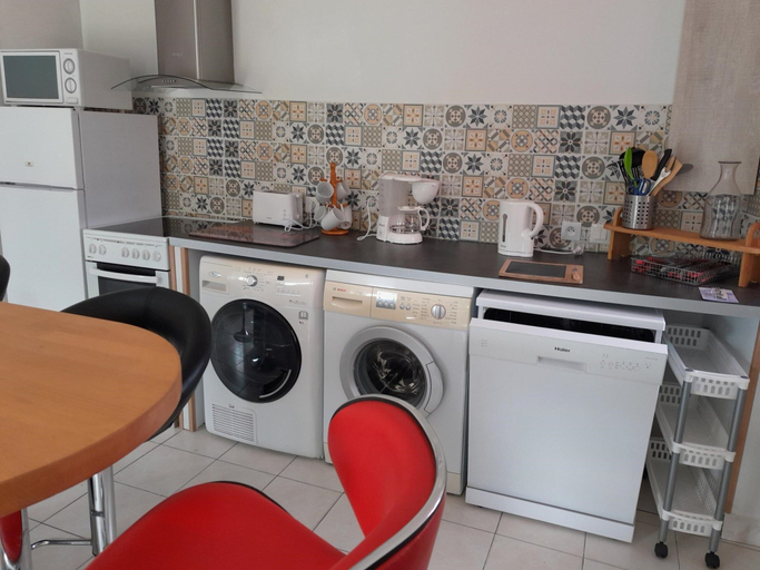 Private kitchen 4, Sunlit Garden Escape Normandy, Calvados
