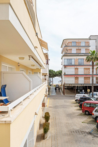 Others 5, Hostal La Marina, Girona