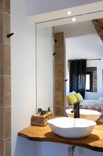 Bathroom 2, Chateau du Souzy, Rhône