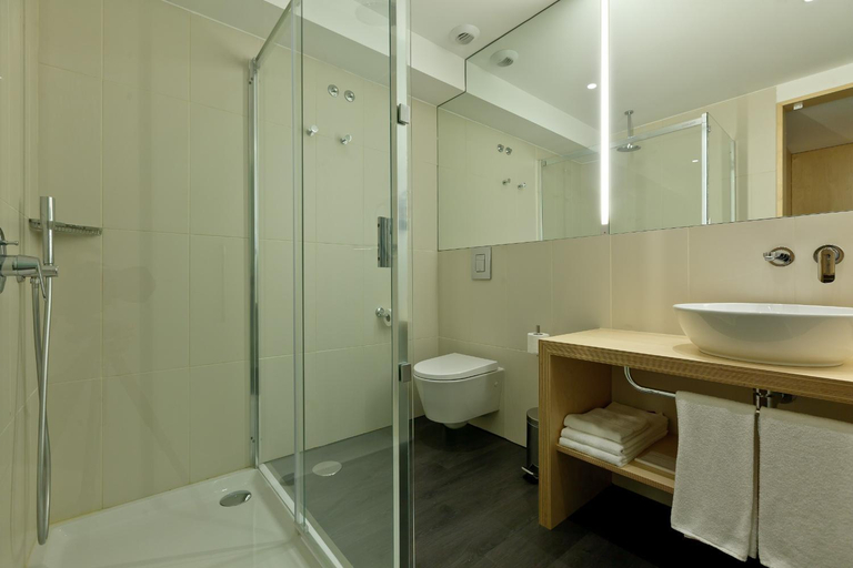 Bathroom 15