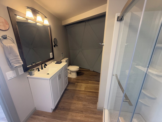 Bathroom 4, Bryce Glamp And Camp, Garfield