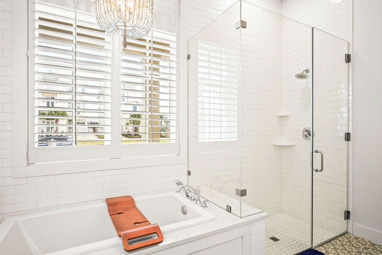 Bathroom 4, Summer Catch 401 COA, Nueces