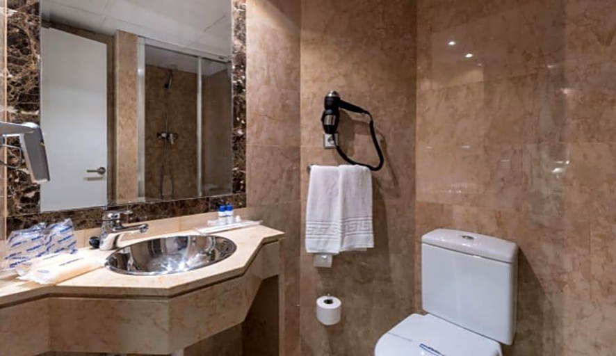 Bathroom, The Agir Springs Hotel by MedPlaya, Alicante