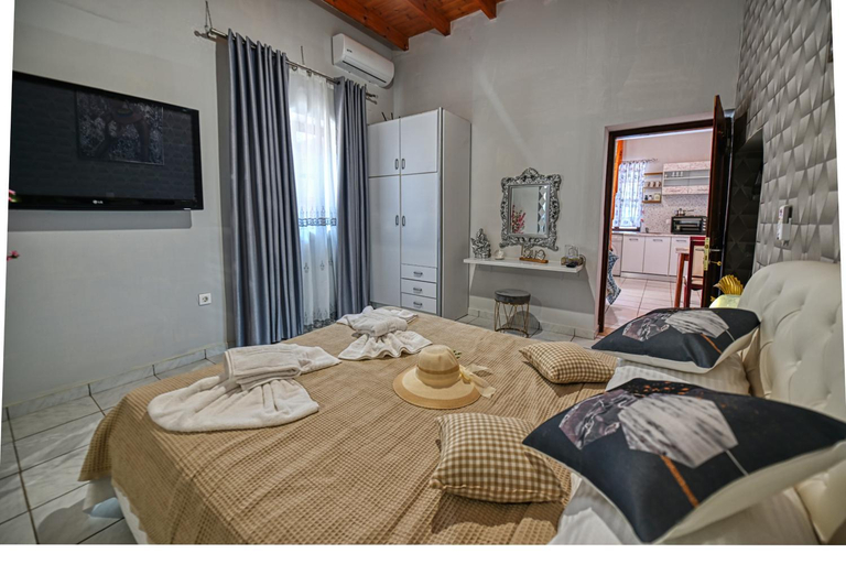 Others 3, Sargos Rooms Nopigeia, Crete
