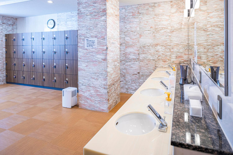 Bathroom 4, Hotel New Palace, Shingū
