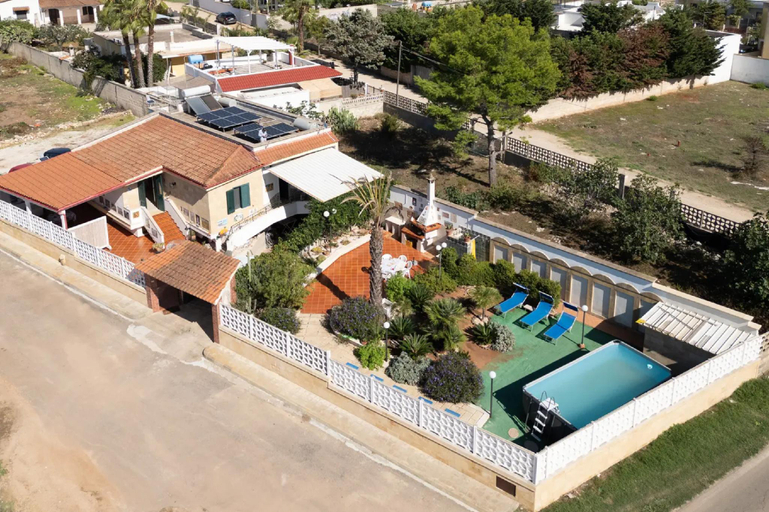 Others 4, Sirena Apartment in Luxury Villa with Shared Pool, Lecce