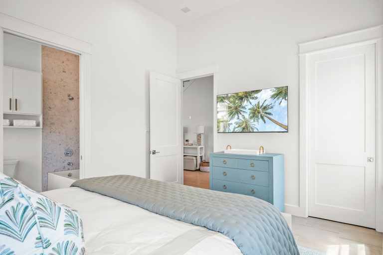 Others 3, Holiday House 331 TAI, Nueces