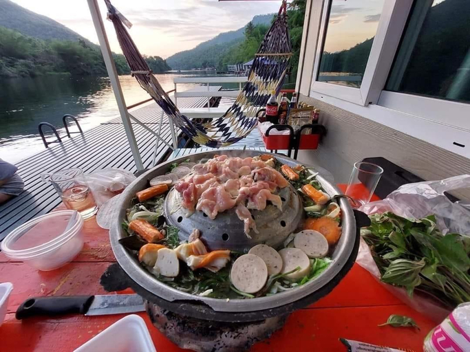 Food & Drinks, Lake Hill Kanchanaburi Resort, Si Sawat