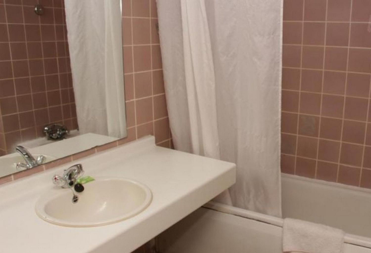 Bathroom 3, AGURA Hotel, AbujaMun
