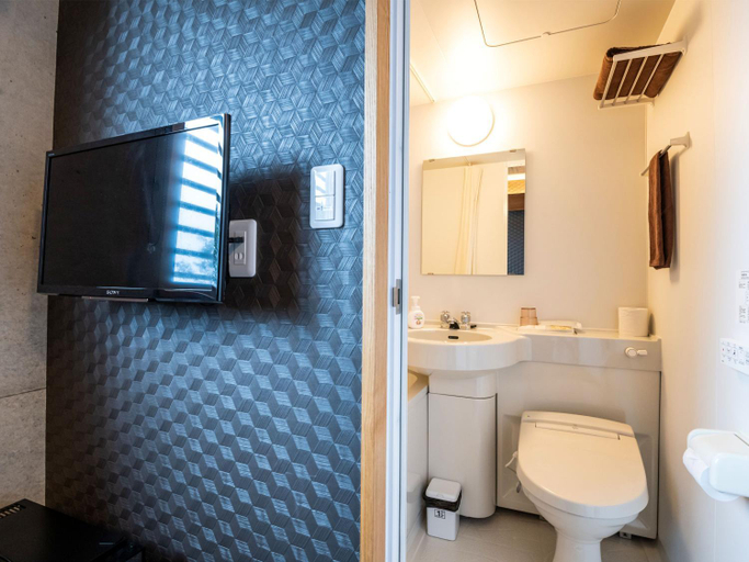 Bathroom 5, Kugani-YA., Kin
