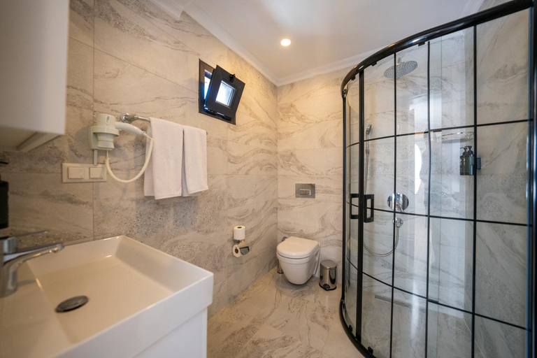 Bathroom 4, MARVELOUS SARIGERME, Ortaca