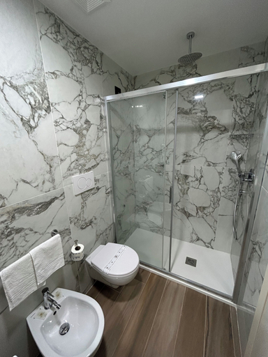Bathroom 4, JR Hotels Hermes Firenze, Florence