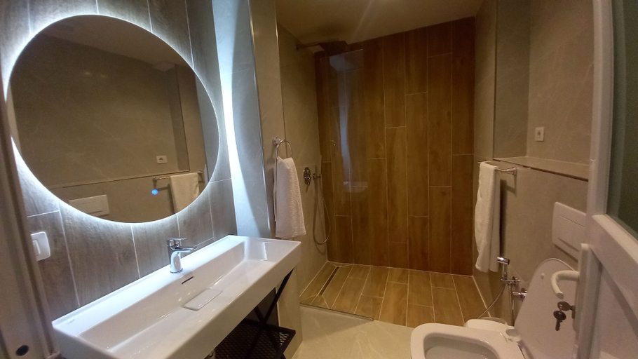 Bathroom 3, Hotel Aglon, Vlorës