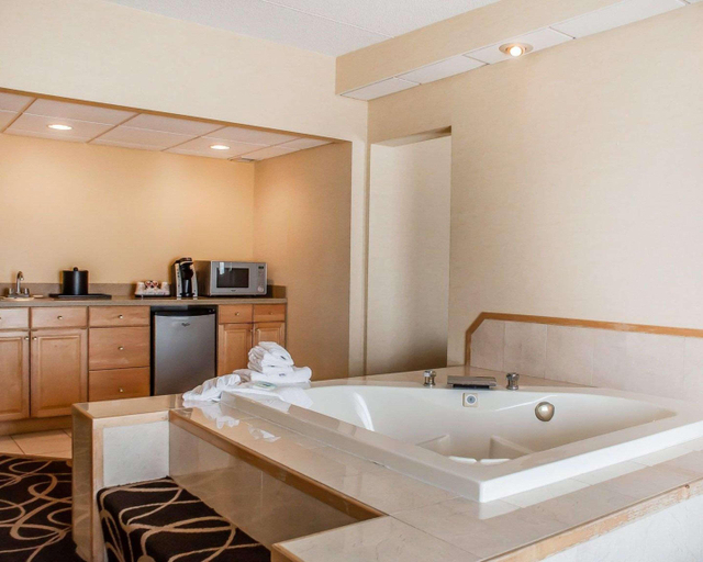 Bathroom 5, Quality Hotel & Suites At The Falls, Niagara