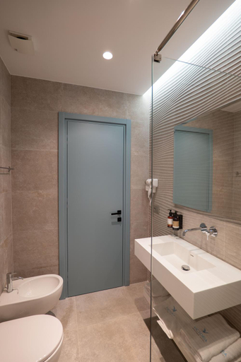 Bathroom 4, Victoria Boutique Hotel, Sarandës