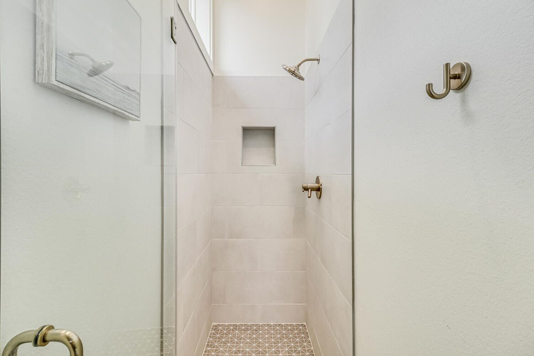 Bathroom 3, Shore-ty! It's Your Beach Day 127 SEV, Nueces