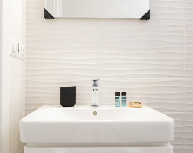 Bathroom 3, Residence Delle Erbe by Studio Vita, Bologna