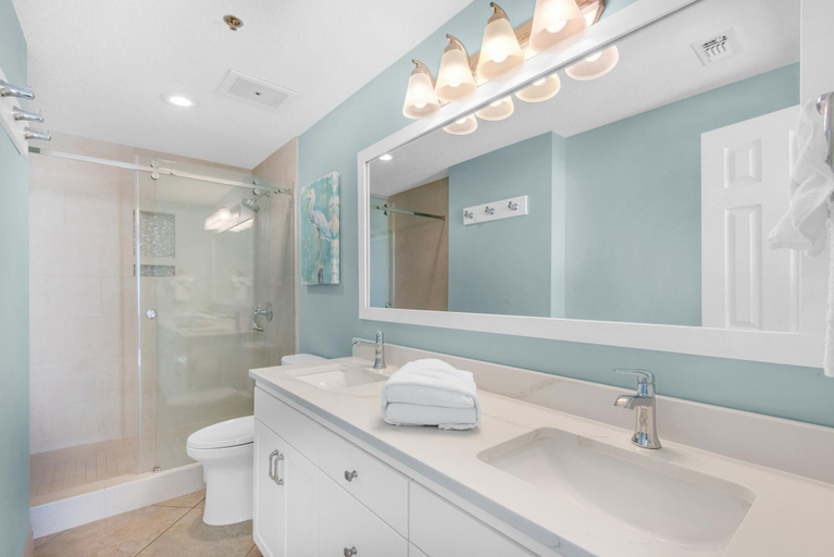 Bathroom 4, Leeward Key 405, Walton