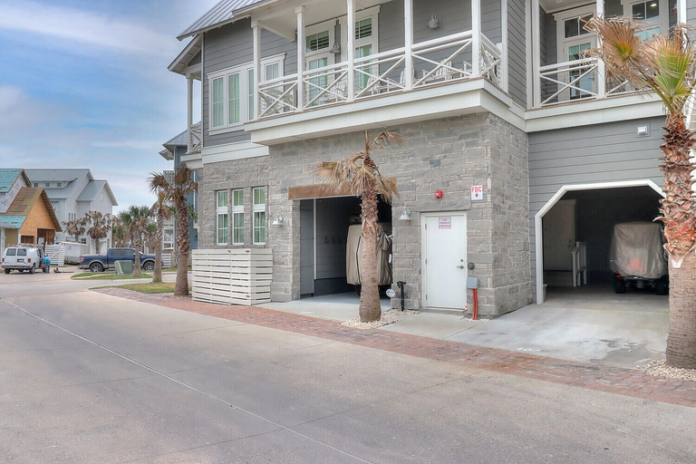 Exterior & Views 2, The Little Mermaid TC 9107, Nueces