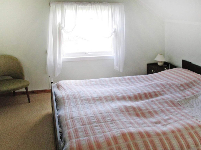 Bedroom 2, person holiday home in Bostad-By Traum, Vestvågøy