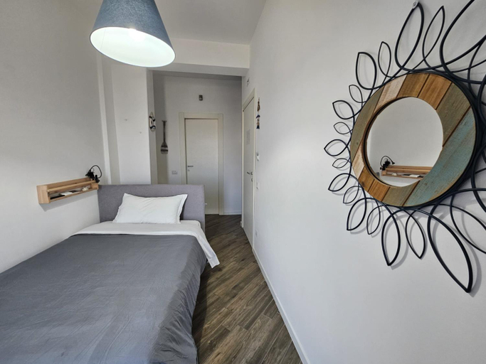 Bedroom 2, Be Your Home - Guest House Colors, Roma