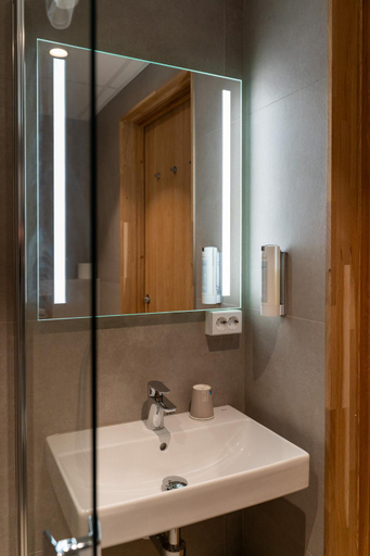 Bathroom 4, Hotel Geiranger, Stranda