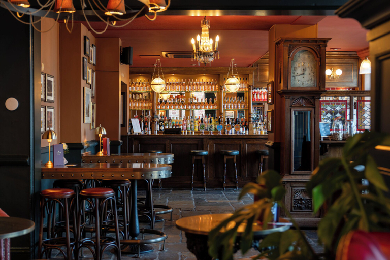 Food & Drinks 5, Crown Hotel, Surrey