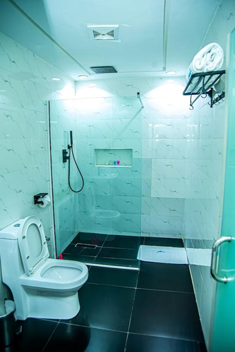 Bathroom, Caledonian Suites, Bwari