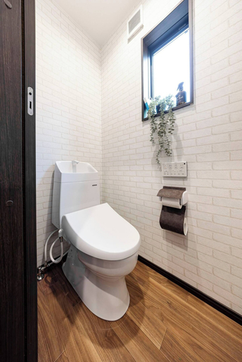 Bathroom 4, Antiques Gifu Station East, Gifu