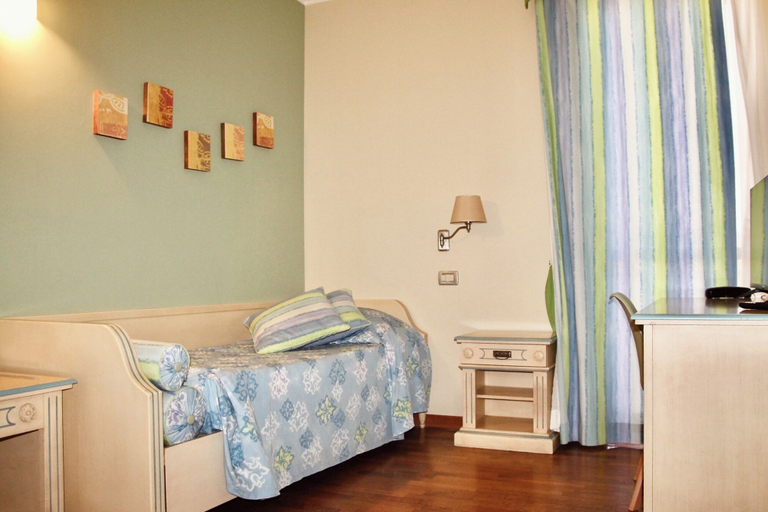 Bedroom 8