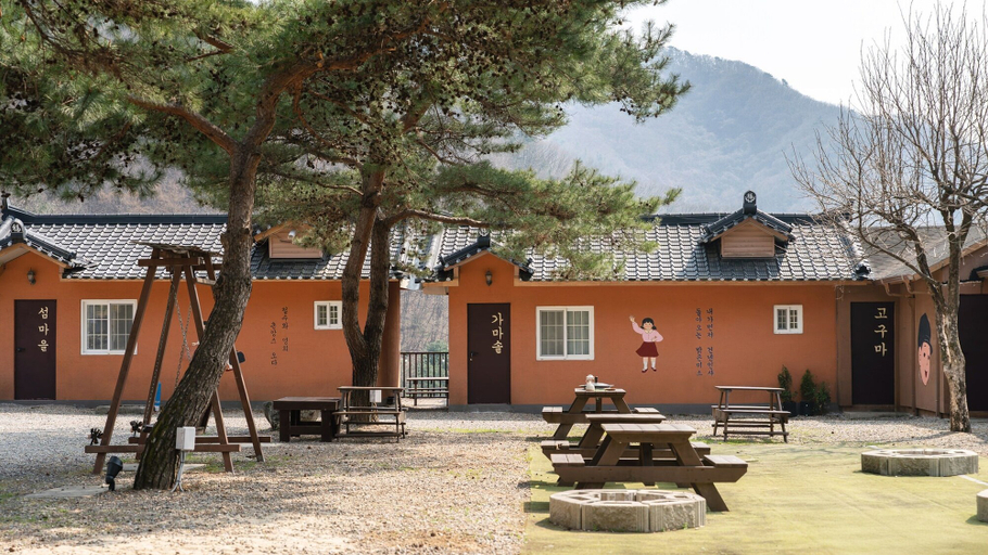 Exterior & Views 2, Gapyeong Iris Pension, Gapyeong