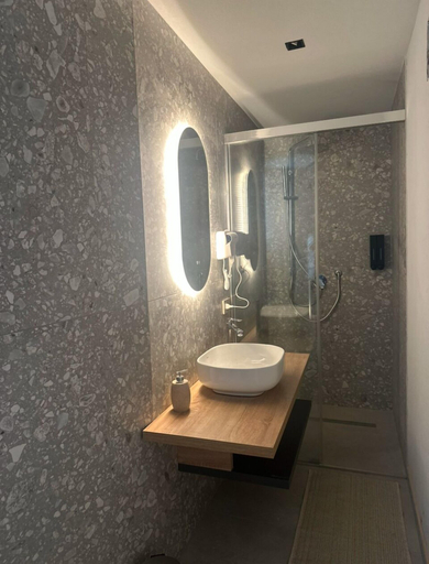 Bathroom 4, zen escape, Catania