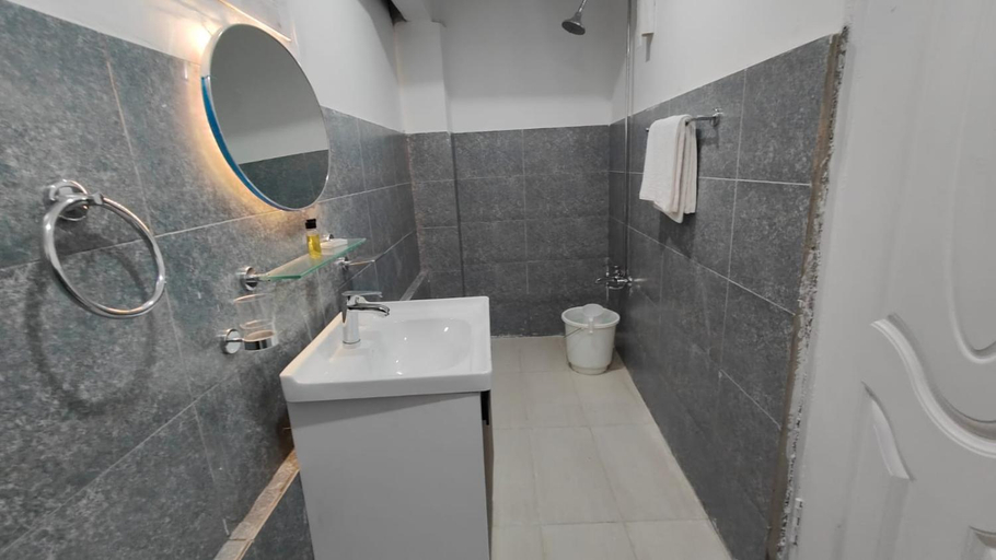 Bathroom, Hotel Graceland Skardu, Northern Areas
