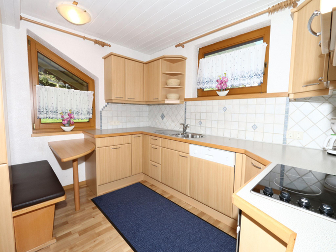 Others 4, Chalet in Mayrhofen near Ski Slopes, Schwaz