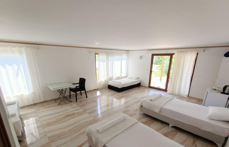 Bedroom 2, Kiris Garden Hotel, Kemer