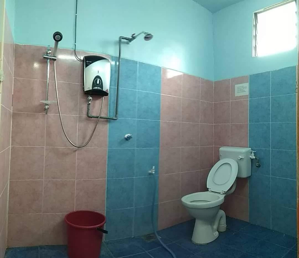 Bathroom, Homestay Muara Padang Temu, Malacca City