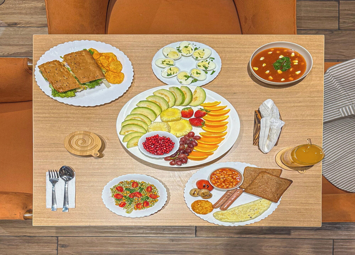 Food & Drinks 2, Housr Sector 49 Gurgaon Near Spaze IT, Gurgaon