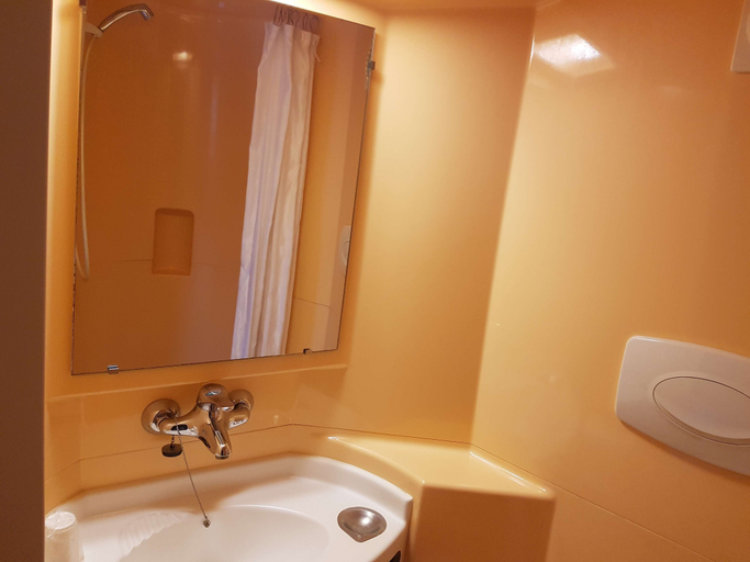 Bathroom 5, Première Classe Amiens Est - Glisy, Somme