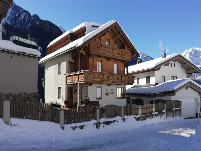 Others 5, Chalet in Mayrhofen near Ski Slopes, Schwaz