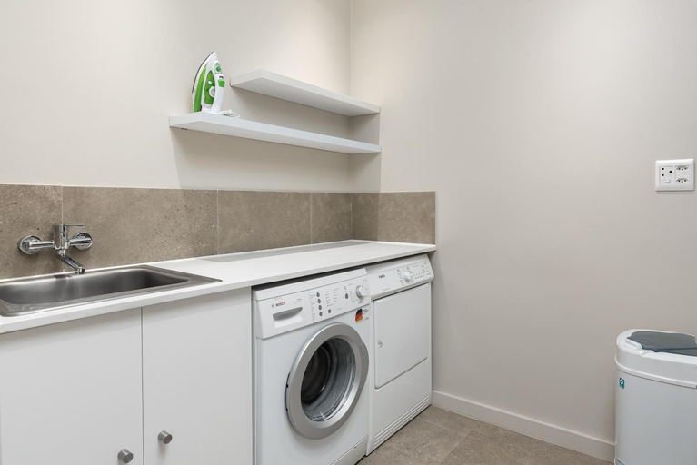 Bathroom, Central Garden Apartment | Superb View | Solar, City of Cape Town