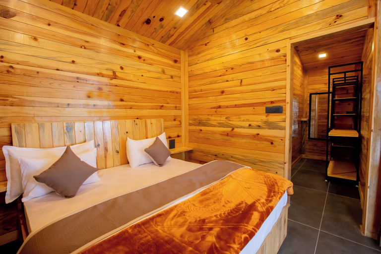 Bedroom 1, Nirmaya Resort, Tehri Garhwal