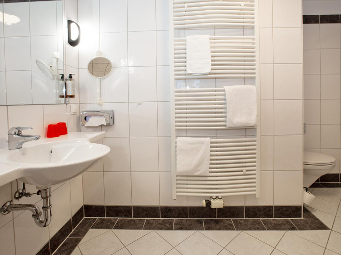 Bathroom 4
