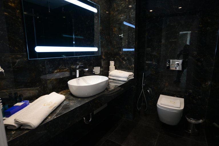 Bathroom 3, EBBI HOTEL, Vlorës