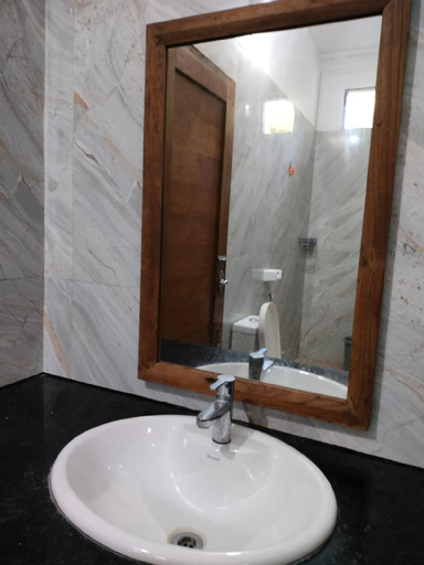 Bathroom 18