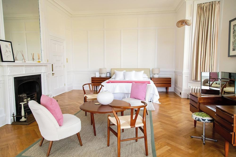 Bedroom 2, River Arts Club, Windsor and Maidenhead