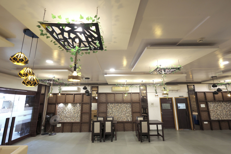 Food & Drinks, HOTEL SHAGUN ROOMS & BANQUET Surat, Surat