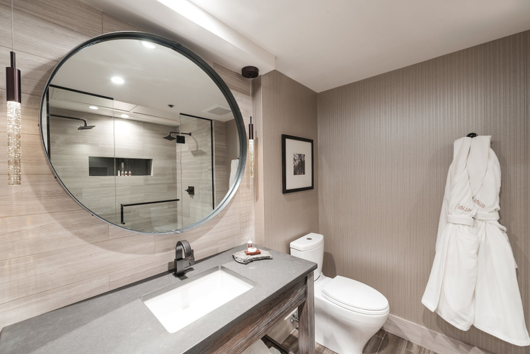 Bathroom 5, Salish Lodge & Spa, King