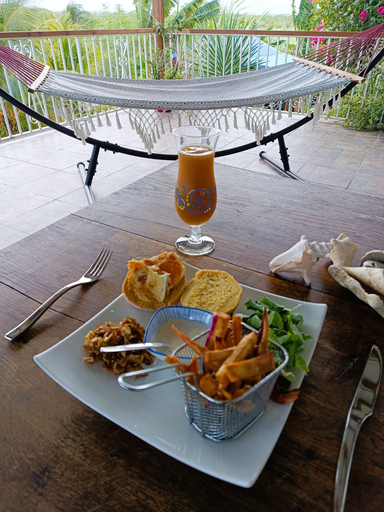 Food & Drinks 3, kann Zananas, Anse-Bertrand